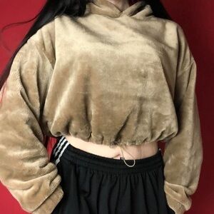 Simple teddy bear brown fuzzy cropped 
hoodie 🤎🤎​​​​​​​​​​​​​​​​​​​​